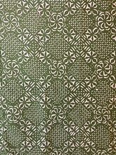 Load image into Gallery viewer, CutWork Appliqué Blanket - Assorted Colours & Patterns - Queen King