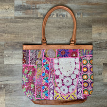 Load image into Gallery viewer, Weekender Bag (White)