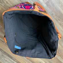 Load image into Gallery viewer, Weekender Bag (White)