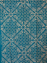 Load image into Gallery viewer, CutWork Appliqué Blanket - Assorted Colours & Patterns - Queen King