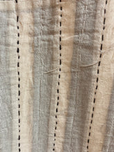Load image into Gallery viewer, CutWork Appliqué Stripe Blankets