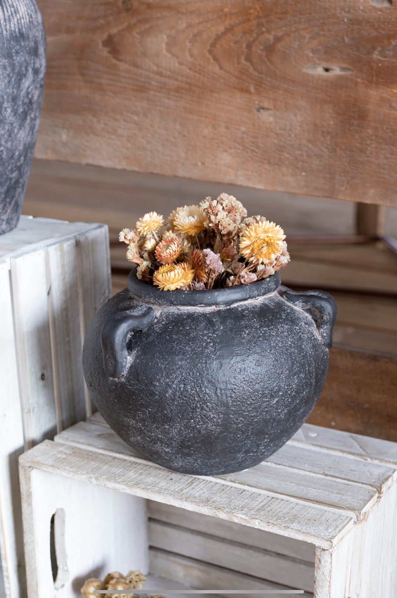 Black Low Round Terracotta 4103