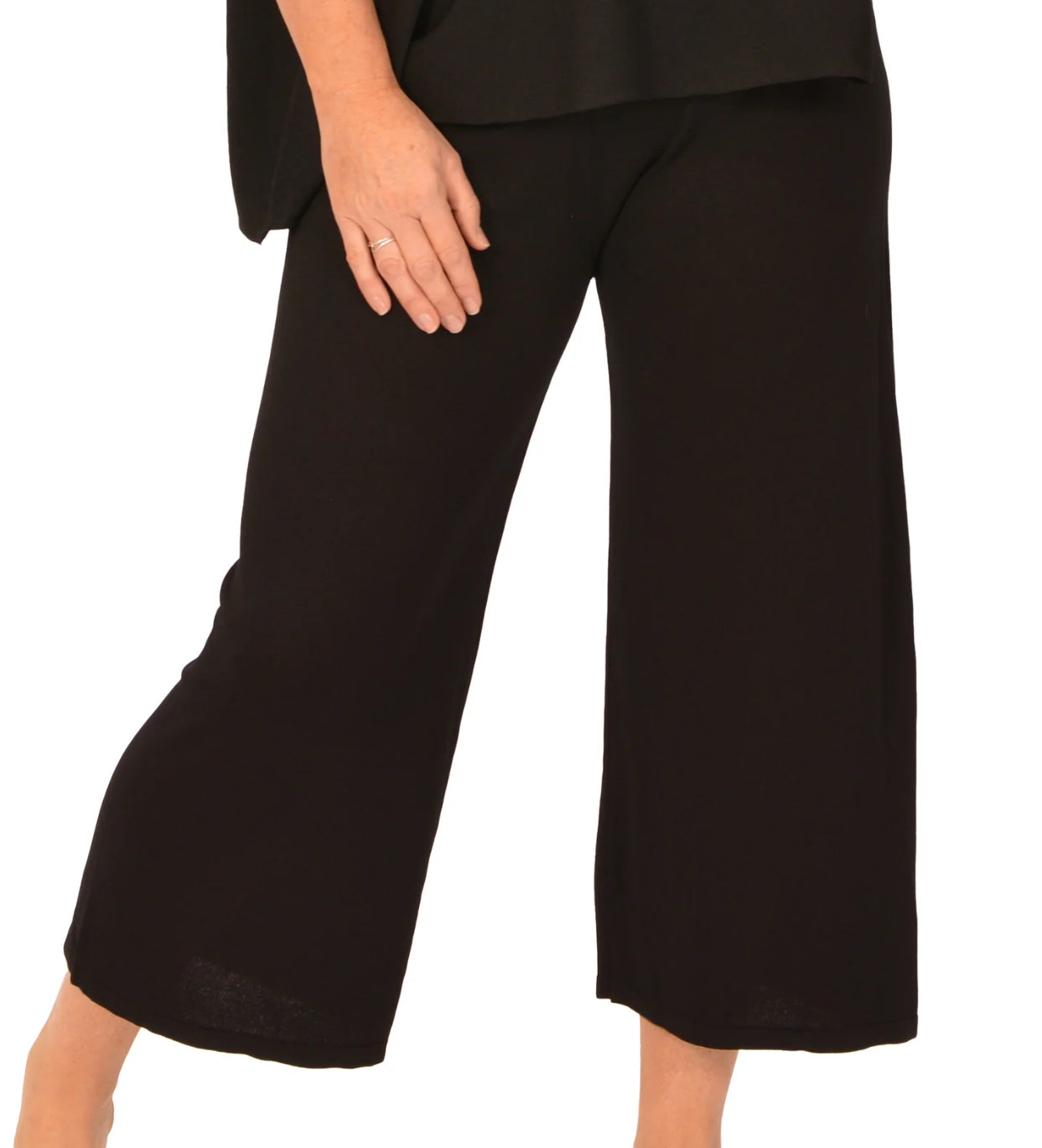 BLACK LIGHTWEIGHT KNIT  PANTS