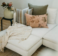 Load image into Gallery viewer, Pacifica Throw, White 1-2142
