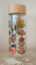 Load image into Gallery viewer, Tea Infuser - Flowers &amp; Bugs
