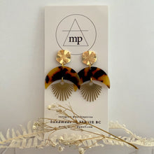 Load image into Gallery viewer, Maiden Perras - Earrings
