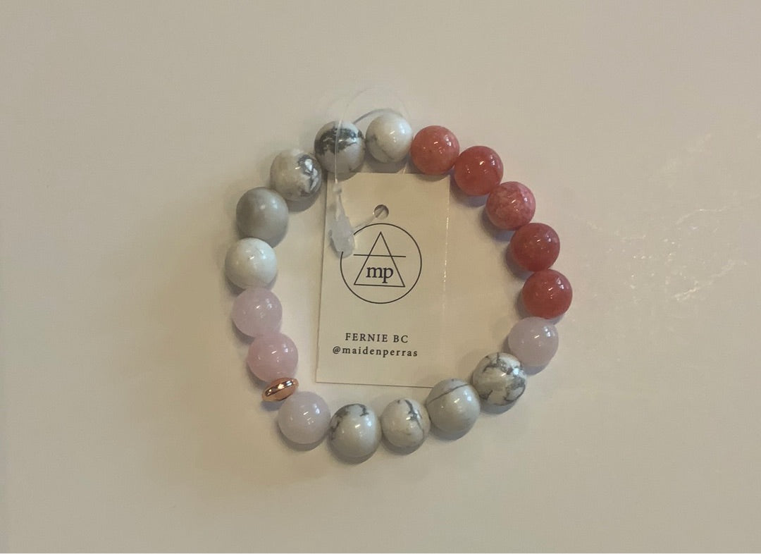 Maiden Perras - Howlite
