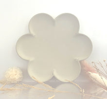 Load image into Gallery viewer, Daisy Dish (Black, White &amp; Stone)
