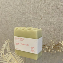 Load image into Gallery viewer, Prickly Pear Soap + Aloe - Mud+Otis
