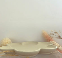 Load image into Gallery viewer, Daisy Dish (Black, White &amp; Stone)
