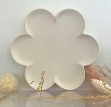 Load image into Gallery viewer, Daisy Dish (Black, White &amp; Stone)
