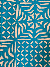 Load image into Gallery viewer, CutWork Appliqué Blanket - Assorted Colours &amp; Patterns - Twin Double
