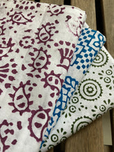 Load image into Gallery viewer, Block Print Duvet Cover w 2 Accent Pillow Cases
