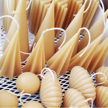 Load image into Gallery viewer, Golden - Beeswax Candle Art Deco Collection
